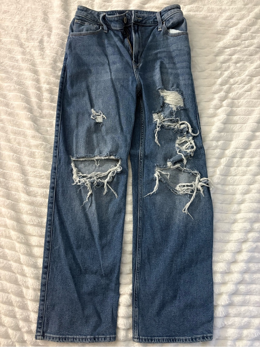 Hollister Men's Distressed Dark Blue Straight Jeans